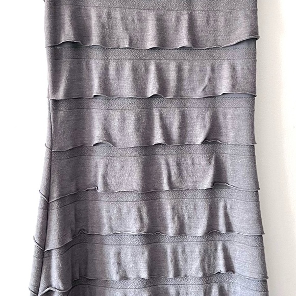MAX STUDIO Ruffle layered,sleeveless, stretchy tiered dress Size: Small - Picture 9 of 12